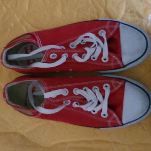 Red Levi Strauss & Company Converse - Picture 1 of 3
